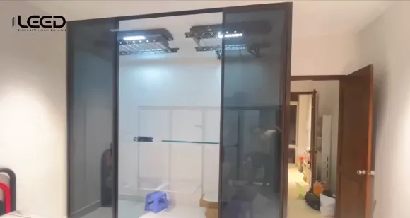 Hoàn thiện cửa kính Slim vuông góc cho chung cư Quận 7 