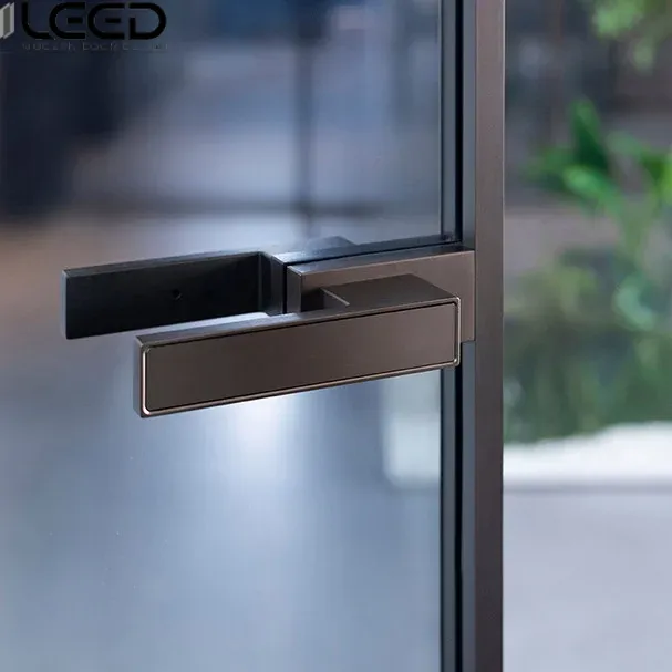 Cửa nhôm mở quay SDS-SW102